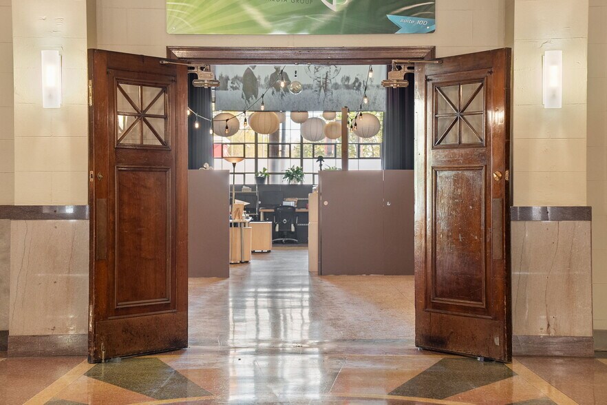 5017 Washington Pl, Saint Louis, MO à vendre - Photo intérieure – Image 3 sur 8