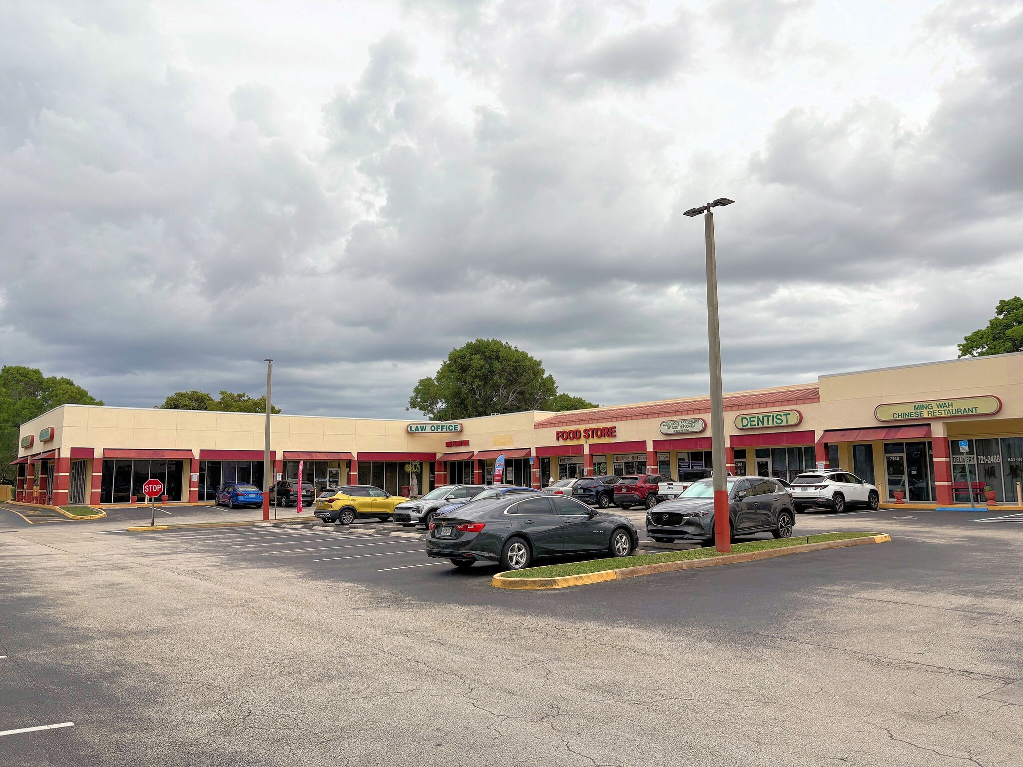7118-7170 N Nob Hill Rd, Tamarac, FL à louer Photo de l’immeuble– Image 1 sur 1