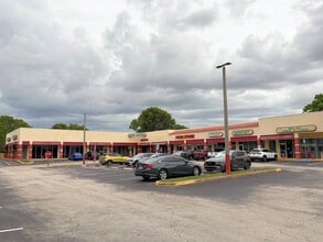7118-7170 N Nob Hill Rd, Tamarac, FL à louer Photo de l’immeuble– Image 1 sur 1
