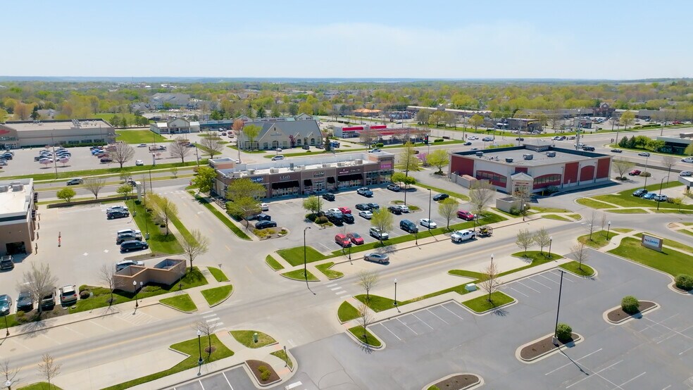 4801 W Bauer Farm Dr, Lawrence, KS à louer - Photo de l’immeuble – Image 2 sur 7