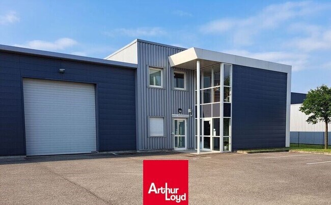 Plus de détails pour Local d’activités à vendre
