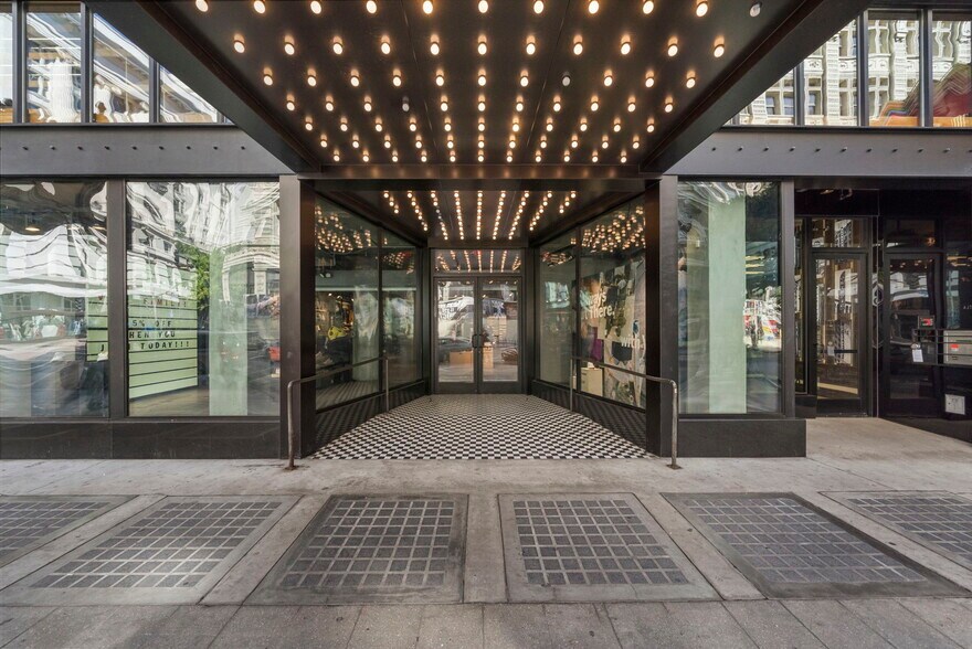 808 S Broadway, Los Angeles, CA à louer - Photo de l’immeuble – Image 3 sur 26