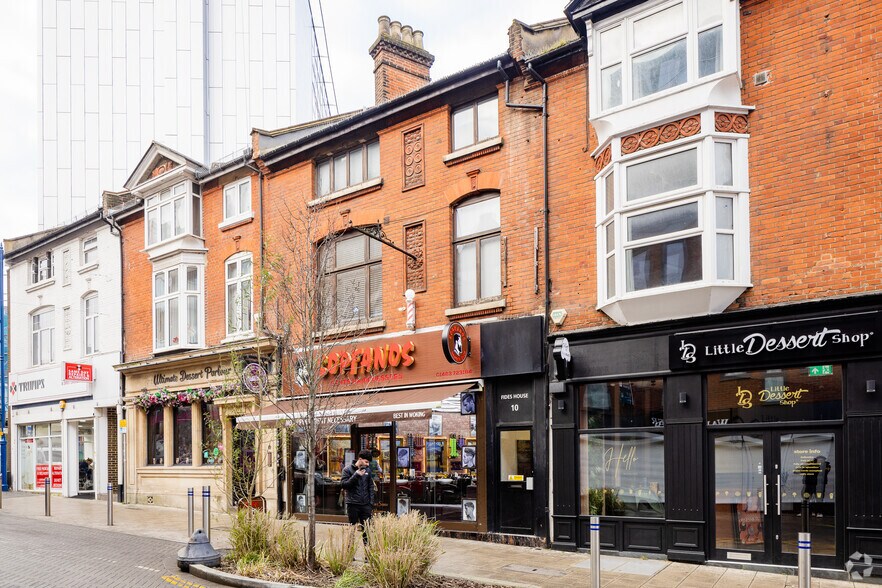 8-10 Chertsey Rd, Woking à louer - Photo de l’immeuble – Image 2 sur 2