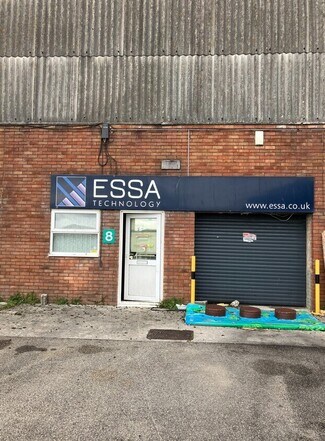 Plus de détails pour 9 Gilston Rd, Saltash - Bureau à louer