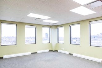 555 Rue Chabanel O, Montréal, QC à vendre Photo intérieure– Image 2 sur 2