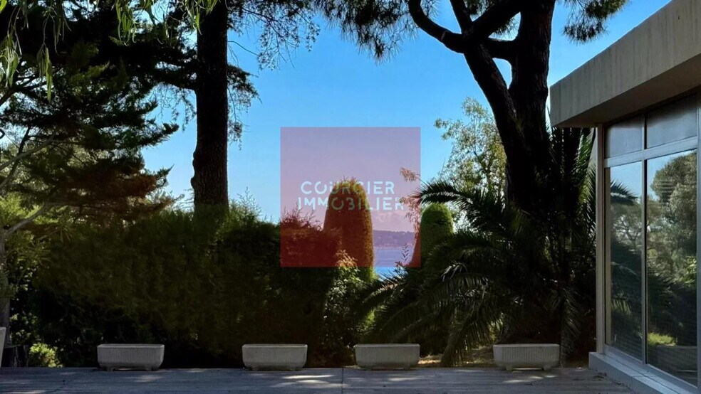71 Avenue Du Roi Albert 1er, Cannes à vendre - Photo de l’immeuble – Image 1 sur 19