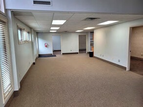 100 N Miller Rd, Fairlawn, OH à louer Photo intérieure– Image 1 sur 2