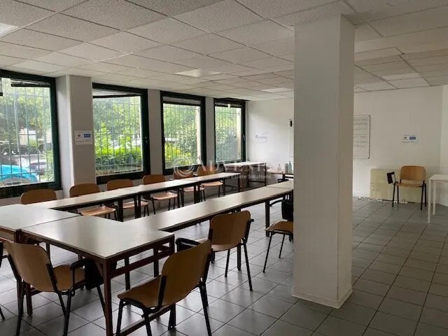 Bureau dans Grenoble à louer - Photo de l’immeuble – Image 2 sur 6