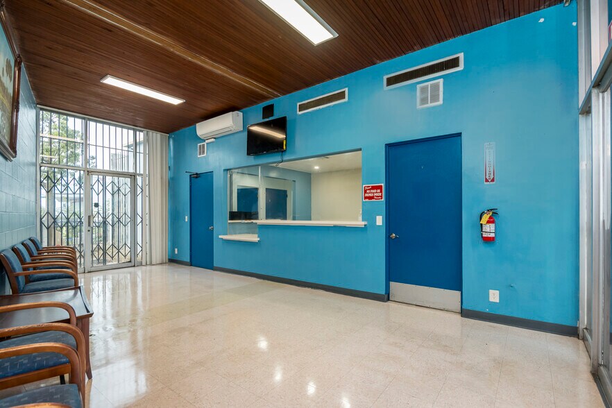 1533 Alamitos Ave, Long Beach, CA à louer - Photo de l’immeuble – Image 2 sur 16