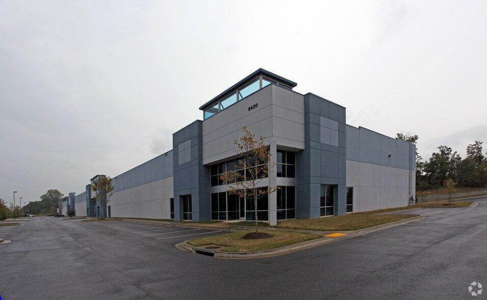 8420 Westphalia Rd, Upper Marlboro, MD à louer - Photo de l’immeuble – Image 1 sur 4