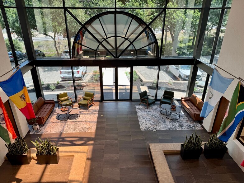 7730 S IH 35 Frontage, Austin, TX à louer - Photo de l’immeuble – Image 2 sur 29