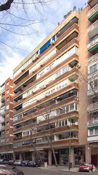 Bureau dans Madrid, Madrid à louer - Photo principale – Image 1 sur 2