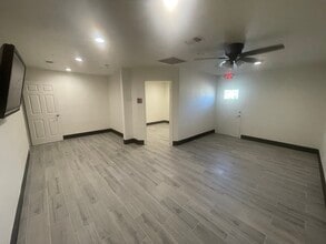 14000 Chrisman Rd, Houston, TX à louer Photo de l’immeuble– Image 2 sur 9