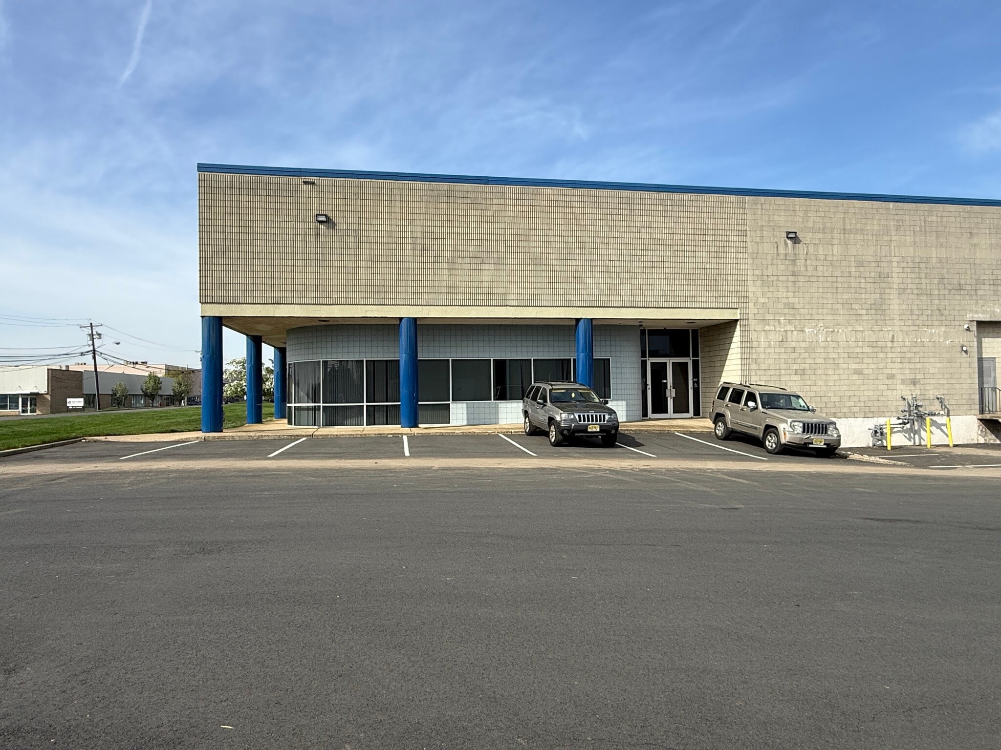 104 Sunfield Ave, Edison, NJ à louer Photo de l’immeuble– Image 1 sur 2