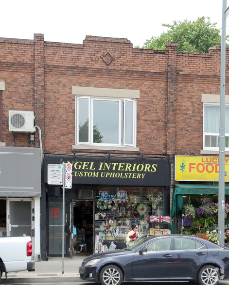 695 St Clair Ave W, Toronto, ON à louer - Photo de l’immeuble – Image 1 sur 3