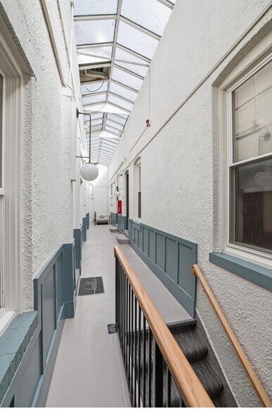 11-21 E 1st St, Hinsdale, IL à louer - Photo de l’immeuble – Image 3 sur 9