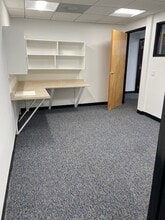 10660 White Oak Ave, Granada Hills, CA à louer Photo intérieure– Image 2 sur 8