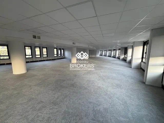 Bureau dans Grenoble à vendre - Photo de l’immeuble – Image 3 sur 10