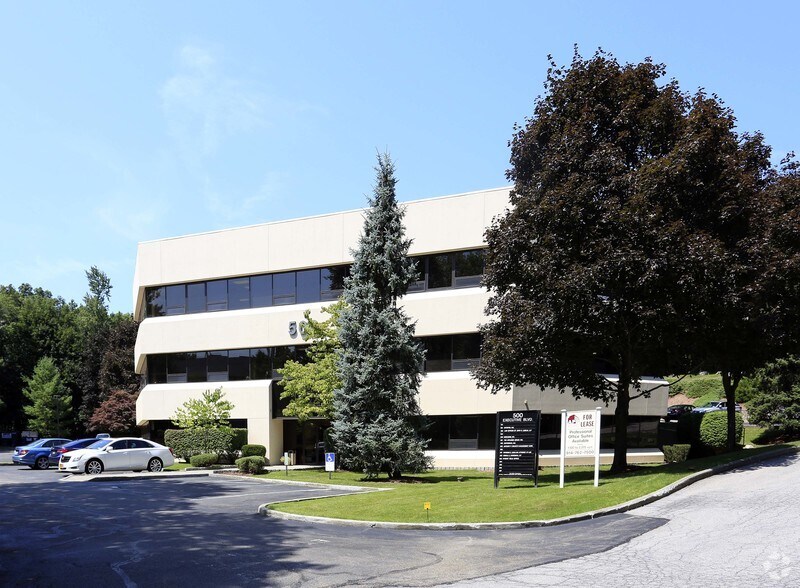 500 Executive Blvd, Ossining, NY à louer - Photo principale – Image 1 sur 25
