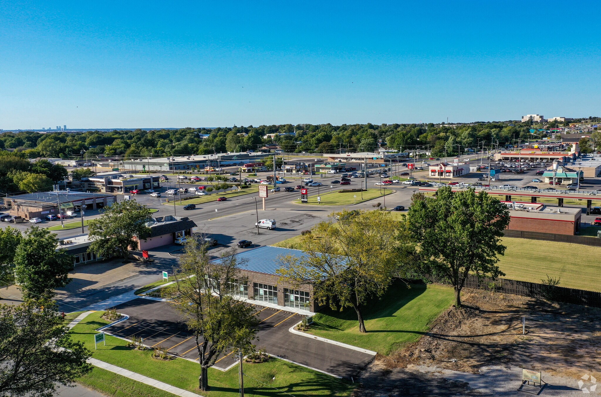 524 W Iola St, Broken Arrow, OK à vendre Photo principale– Image 1 sur 5