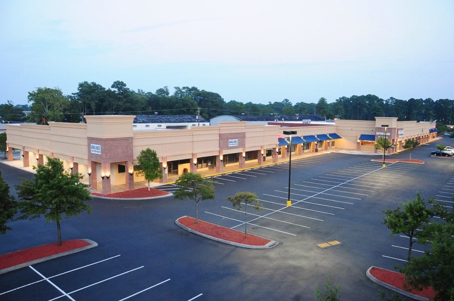 15 S Kerr Ave, Wilmington, NC à louer - Photo de l’immeuble – Image 2 sur 5
