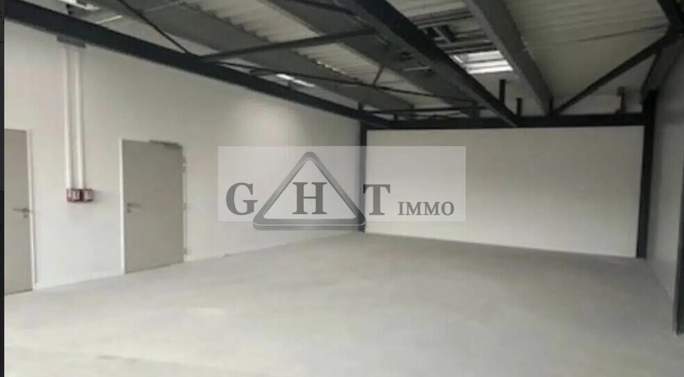 Industriel/Logistique dans Montmagny à louer - Photo intérieure – Image 3 sur 3