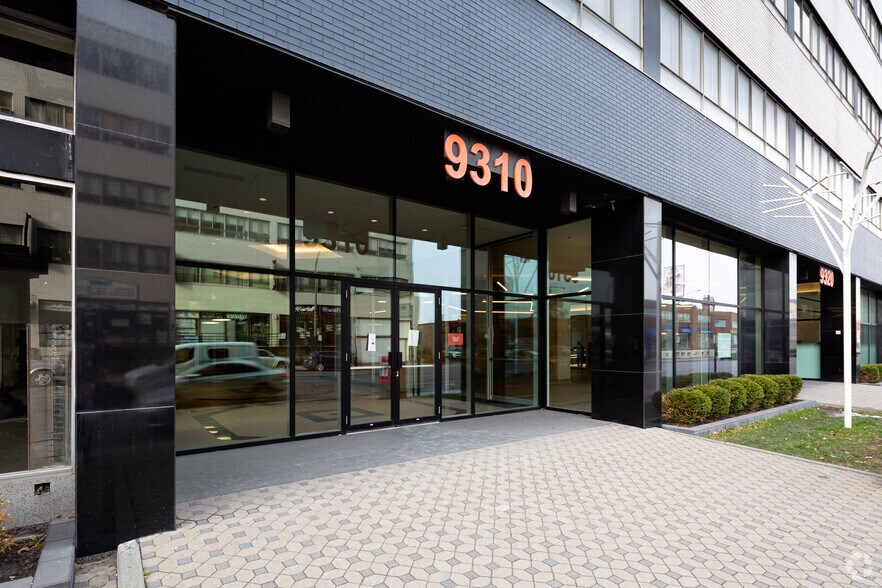 9300-9340 Boul Saint-Laurent, Montréal, QC à louer - Photo de l’immeuble – Image 3 sur 12