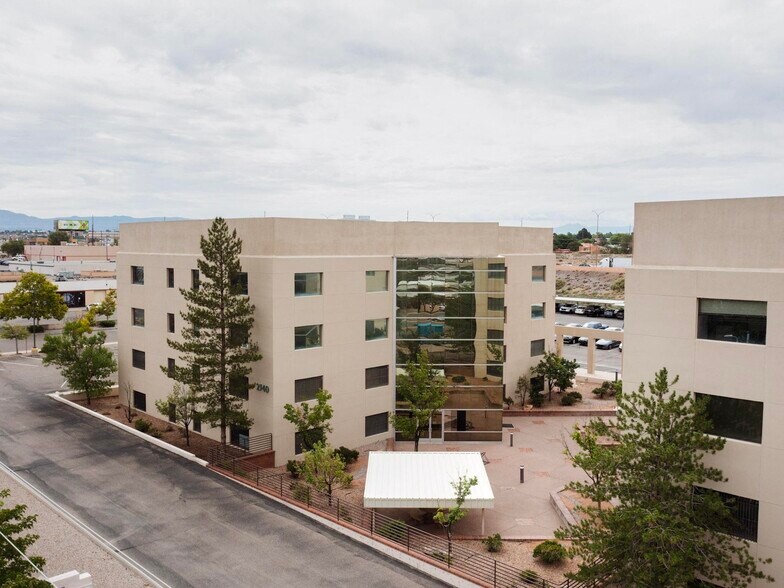 2240 Menaul Blvd NE, Albuquerque, NM à vendre - Photo de l’immeuble – Image 3 sur 14