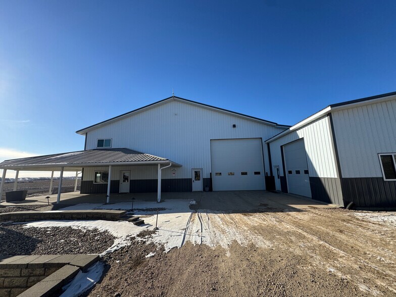 1662 Ashley Ave, Larchwood, IA à louer - Photo de la construction – Image 2 sur 6