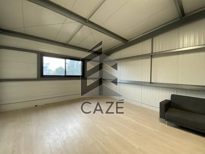 Local d’activités dans Ludon-Médoc à louer - Photo de l’immeuble – Image 3 sur 9