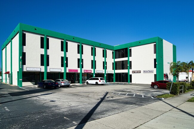 Plus de détails pour 5623 US Hwy 19, New Port Richey, FL - Bureau/Médical, Bureau/Local commercial à louer