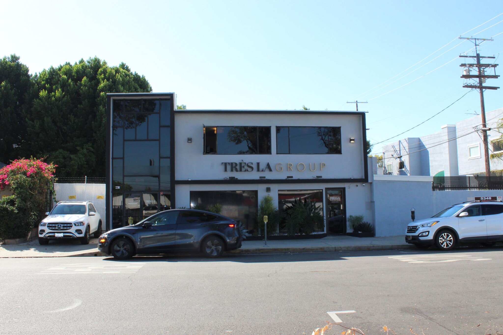 21926 Costanso St, Woodland Hills, CA à vendre Photo intérieure– Image 1 sur 8