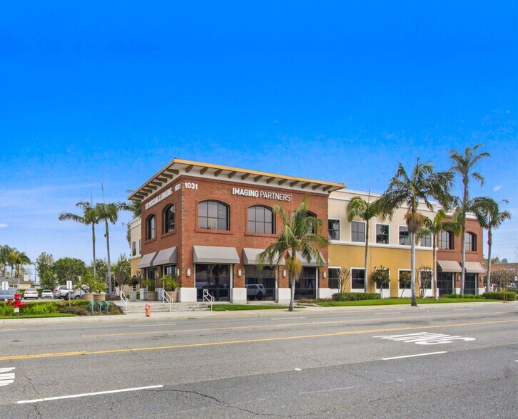 1031 W Chapman Ave, Orange, CA à louer - Photo de l’immeuble – Image 1 sur 7