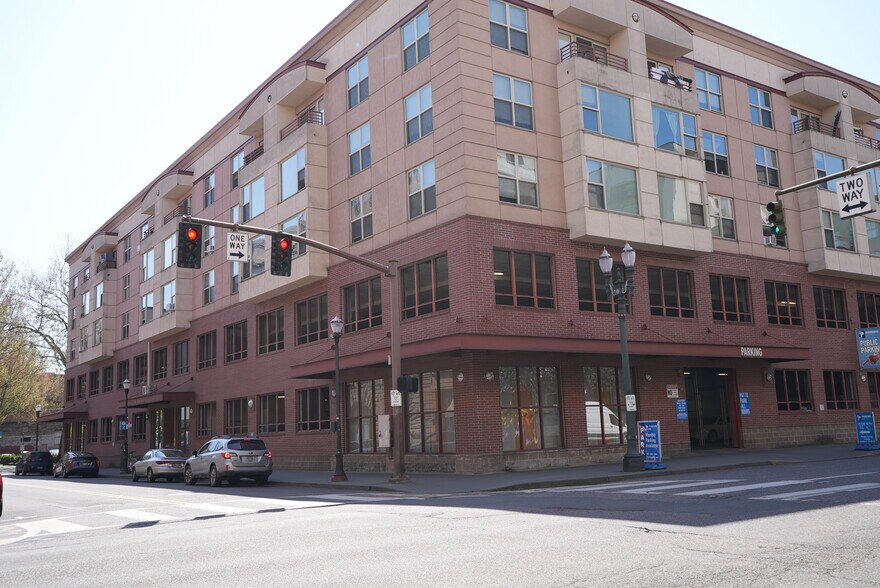 222 SW Pine St, Portland, OR à vendre - Photo de l’immeuble – Image 3 sur 7