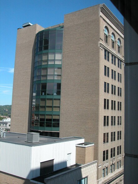 109 Capitol St, Charleston, WV à louer - Photo de l’immeuble – Image 1 sur 5