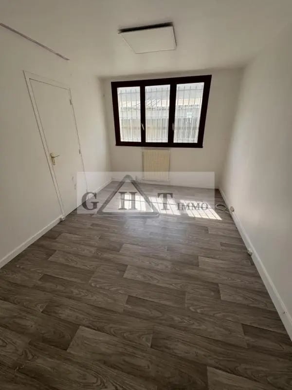 Bureau dans Wissous à louer Photo intérieure– Image 1 sur 7