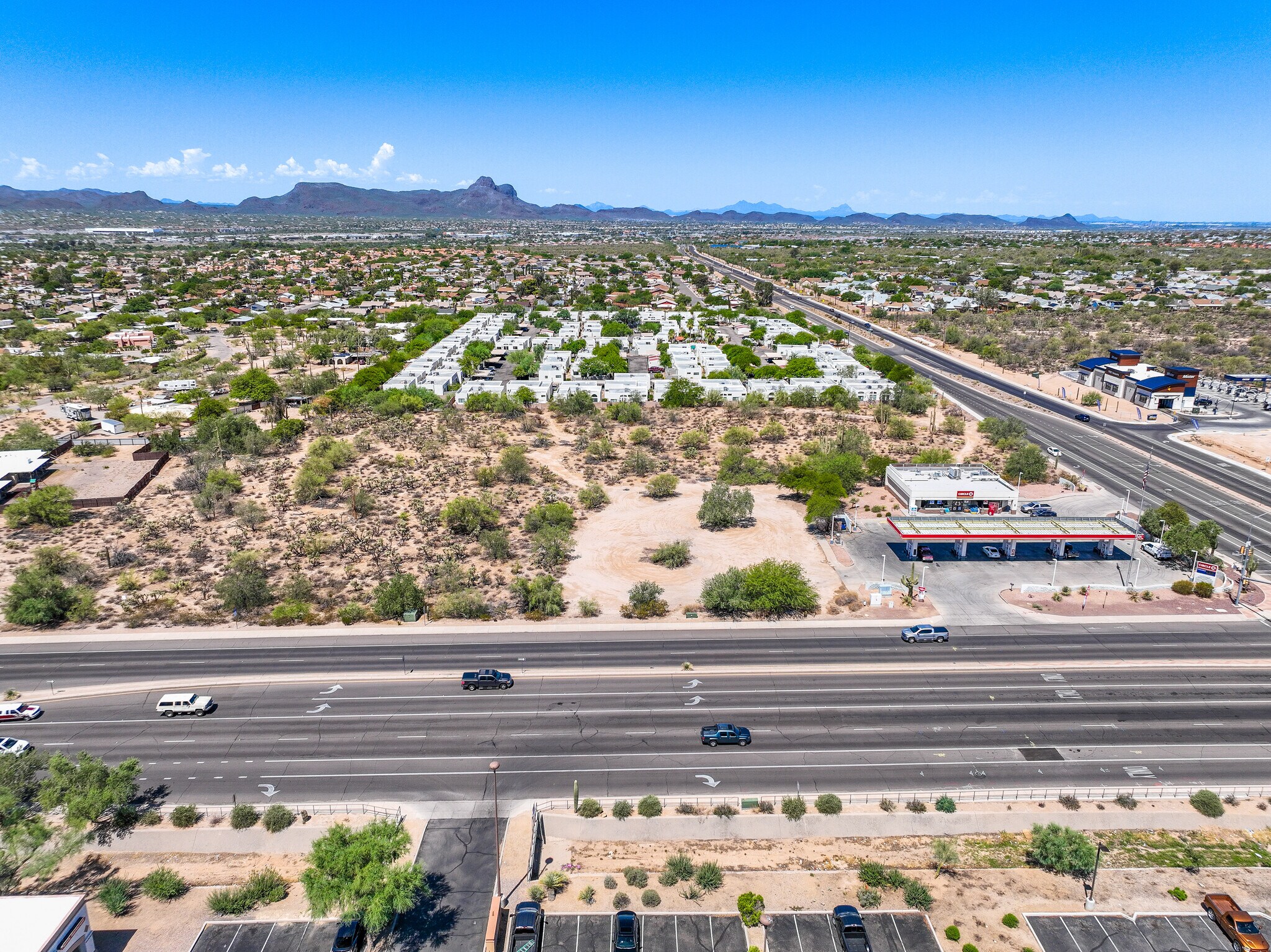 8305 Thornydale Rd, Tucson, AZ à louer Photo principale– Image 1 sur 24