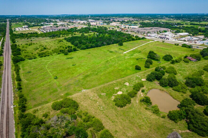 1440 S Broadway St, Joshua, TX à vendre - Photo de l’immeuble – Image 2 sur 13