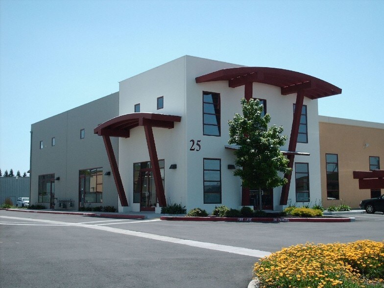 25 Enterprise Ct, Napa, CA à vendre - Photo de l’immeuble – Image 2 sur 3