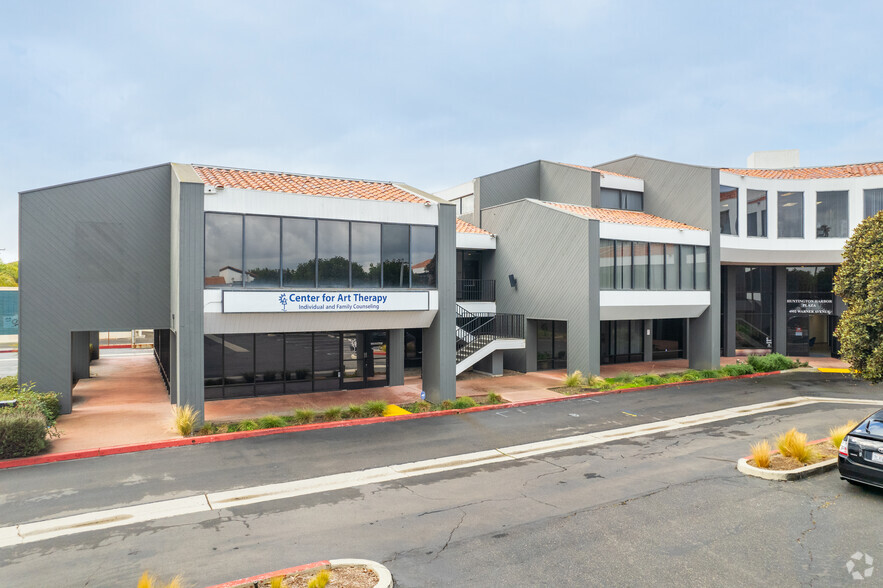 4952 Warner Ave, Huntington Beach, CA à louer - Photo de l’immeuble – Image 3 sur 7