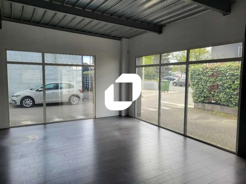 Local d’activités dans Mérignac à louer - Photo de l’immeuble – Image 2 sur 7