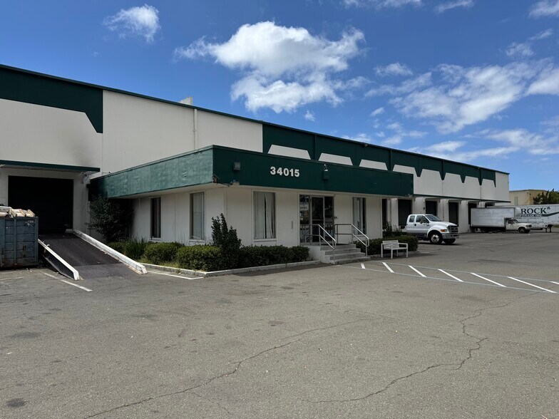 34015 7th St, Union City, CA à vendre - Photo de l’immeuble – Image 2 sur 7