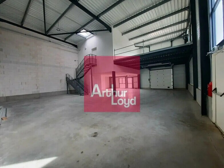Local d’activités dans Clermont-Ferrand à louer - Photo intérieure – Image 1 sur 6