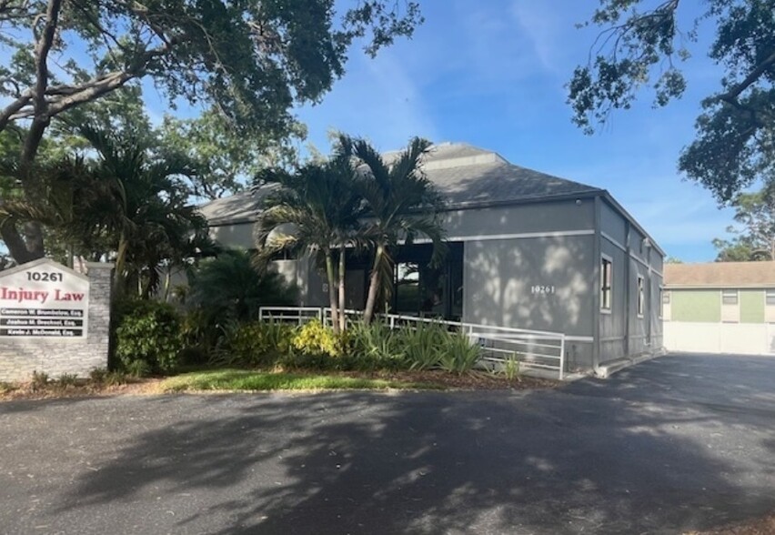 10261 4th St N, Saint Petersburg, FL à vendre - Photo de l’immeuble – Image 3 sur 9