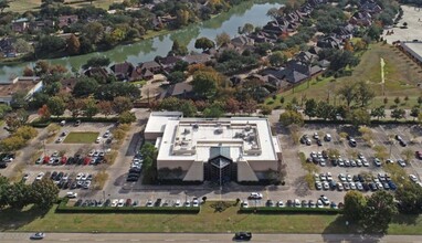 14111 Southwest Fwy, Sugar Land, TX - VUE AÉRIENNE  vue de carte - Image1