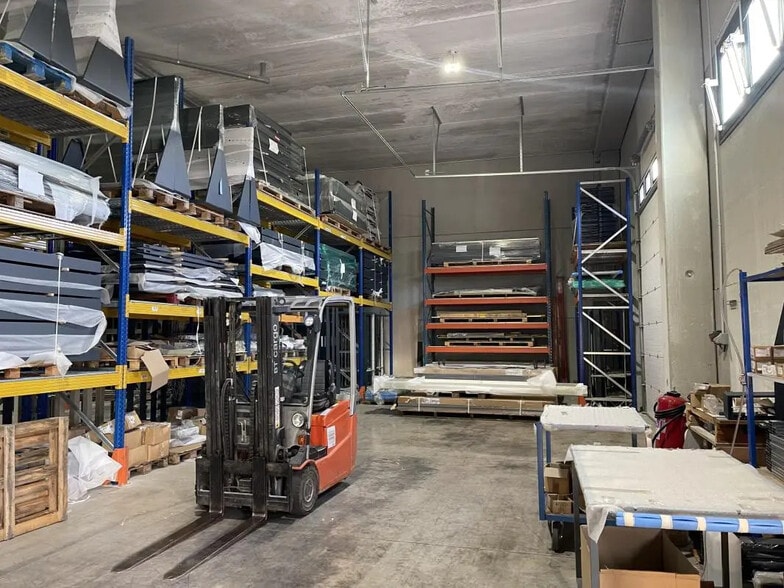 Local d’activités dans Vendargues à louer - Photo de l’immeuble – Image 3 sur 5