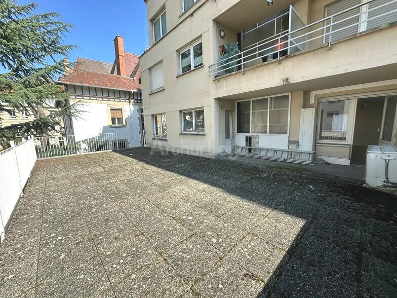 Bureau dans Strasbourg à louer - Photo de l’immeuble – Image 3 sur 10