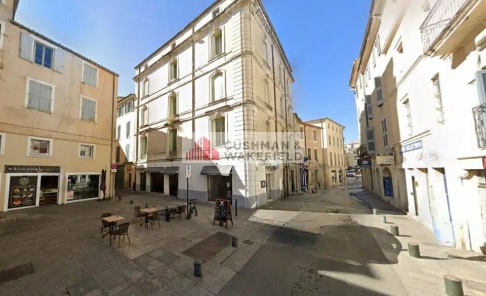 Local commercial dans Nîmes à louer - Photo de l’immeuble – Image 1 sur 2
