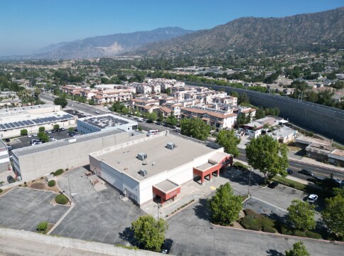 526 W Foothill Blvd, Glendora, CA à vendre - Photo de l’immeuble – Image 2 sur 10