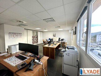 Plus de détails pour 300 Avenue Des Mattes, La Ciotat - Bureau à louer